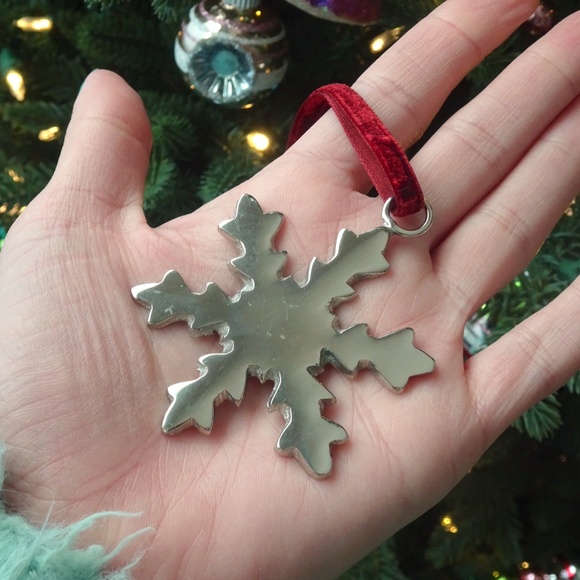 Shiny Silver Metal Snowflake Christmas Xmas Red Velvet Ribbon Holiday Ornament - Picture 2 of 9